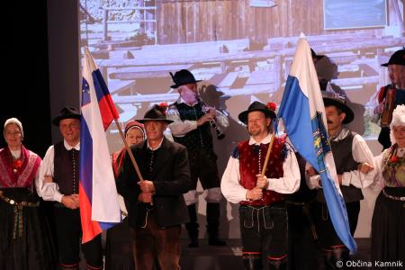 Ples in glasba izpod kamniških planin v izvedbi Folklorne skupine Kamnik in njihovih prijateljev  (89)